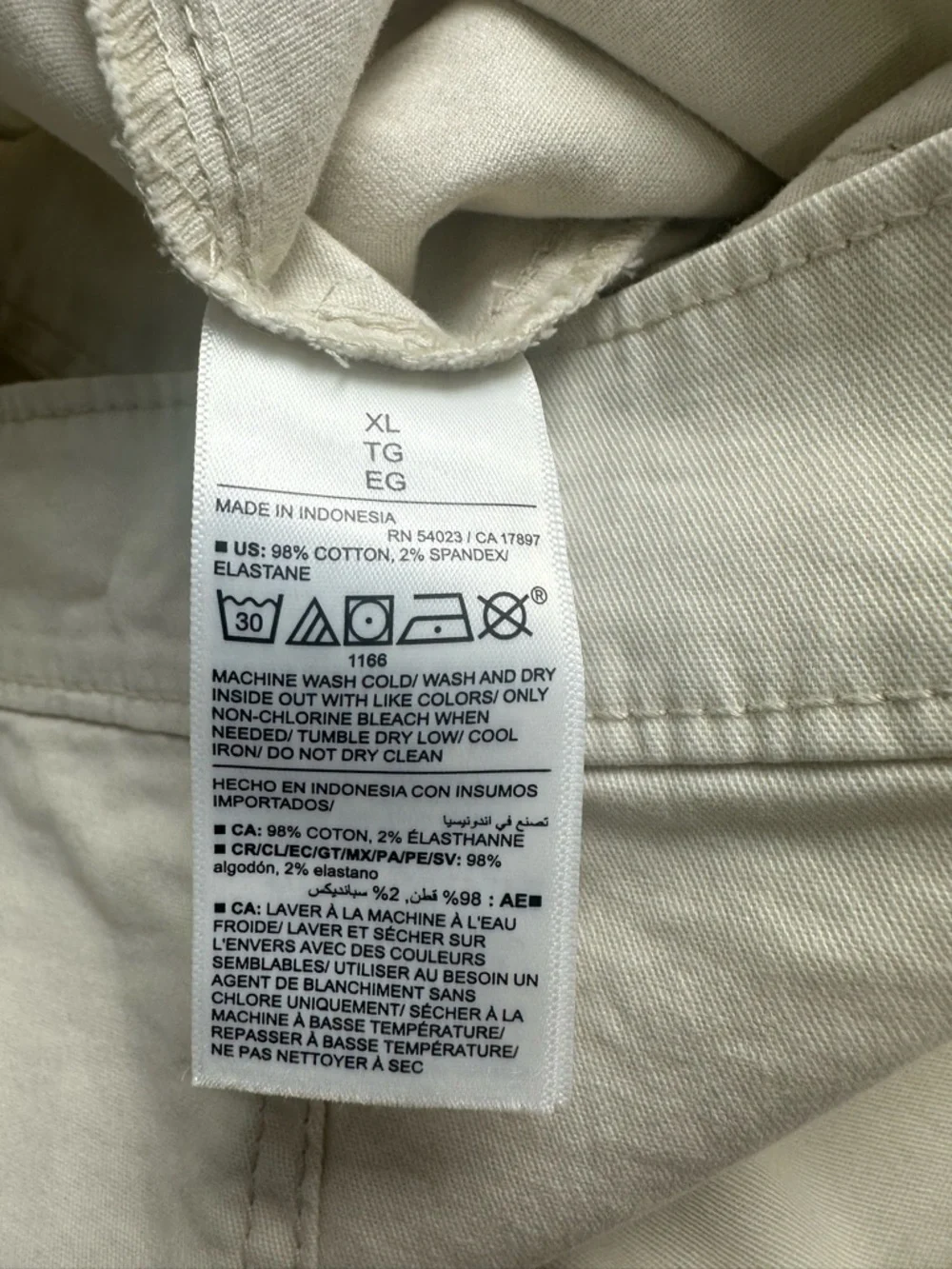 Old Navy women’s size XL high-rise OG Chino shorts‎ New with tags